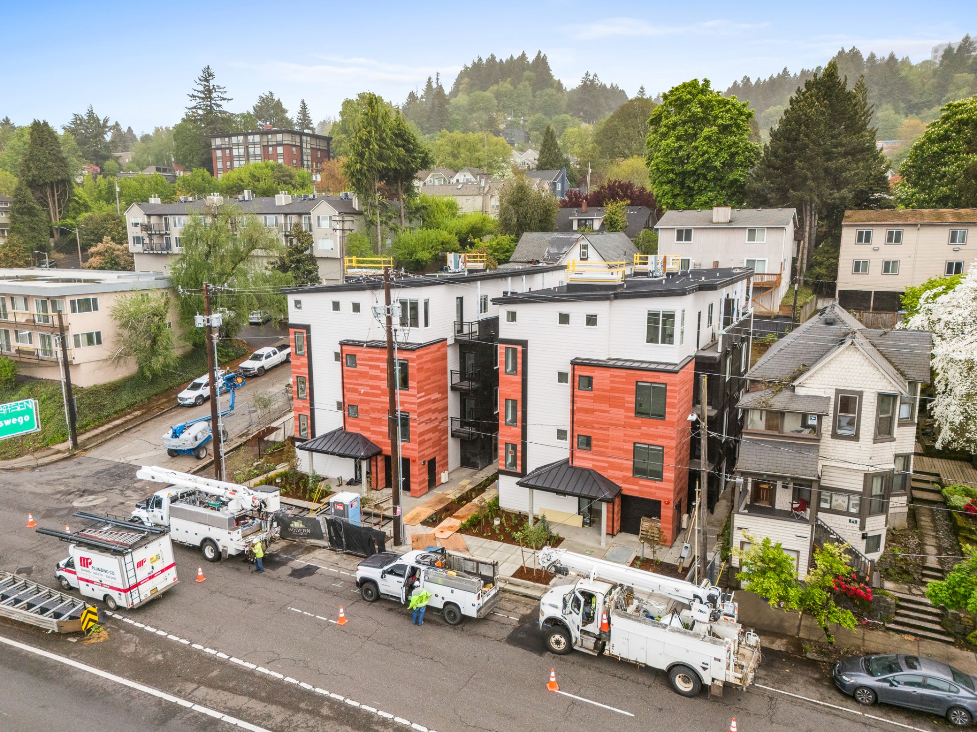Hood Apartments by Modern Northwest